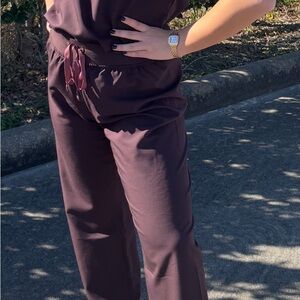 Figs Women's ESPRESSO scrub set